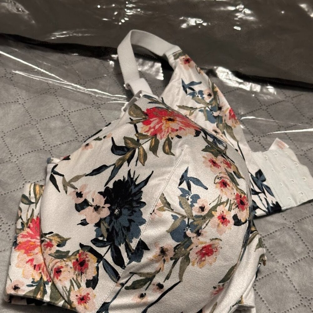 CACIQUE Lane Bryant Lightly Lined TShirt Bra Full Coverage Floral 42DD NWOT - Picture 6 of 10